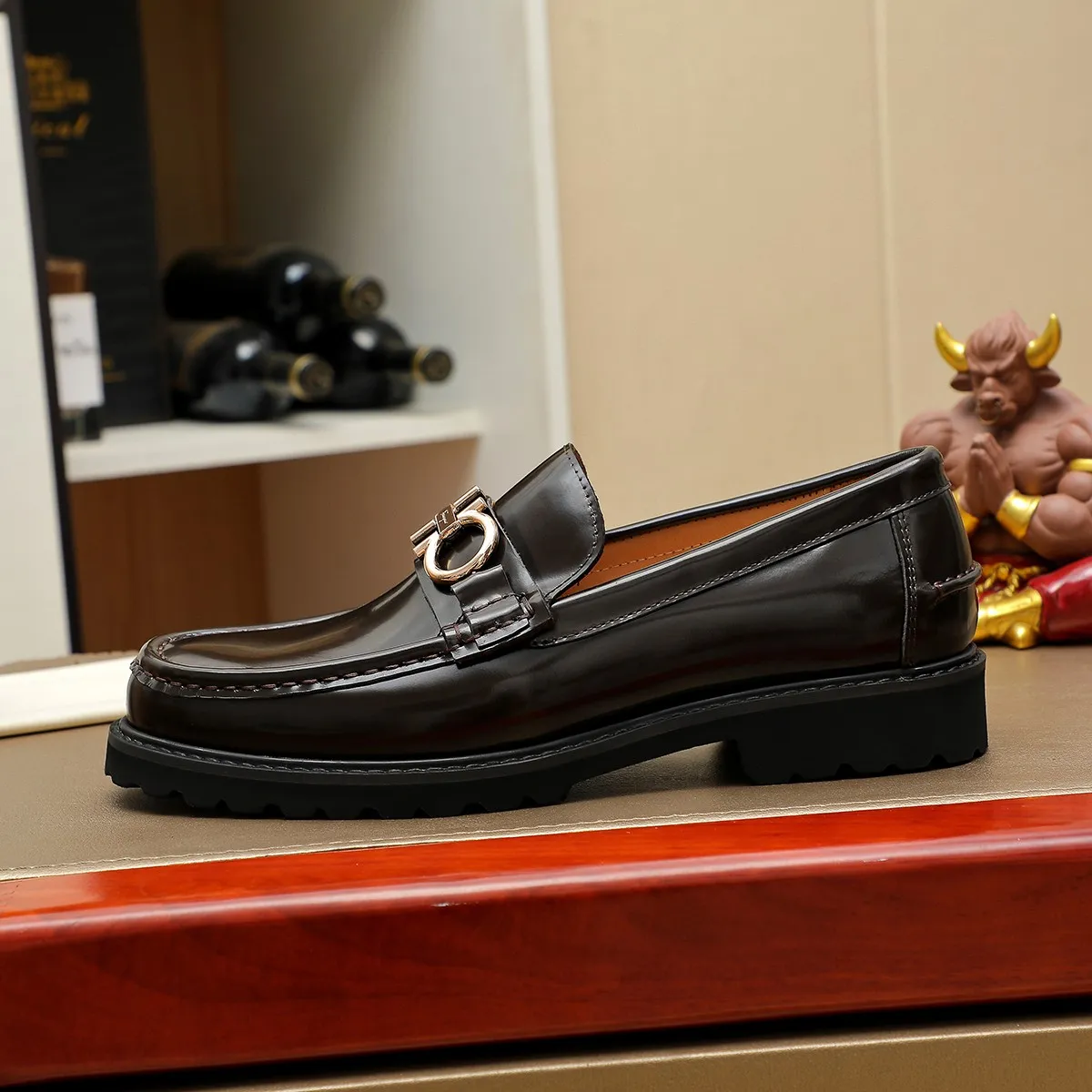 Men's shoes 💰440 Ferragamo [Ferragamo] top imported suit men's shoes 💯Original copy of the official website, product materials: selected imported embossed calfskin + luxury hardware buckle accessories ~ imported water-dyed cow 🐂 leather lining. Strong three-dimensional visual effect, original combination outsole, multiple colors available😘 Size: 39-44 (38.45.46. Customized)